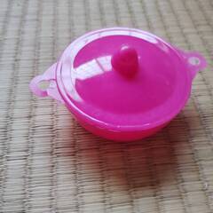 ピンク色 プラスチック製 ミニチュア鍋 おままごと用　希少品　昭和初期 レトロの画像