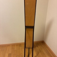 スタンドミラー ブラック 縦長デザインの画像