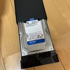 ほぼ新品　外付けHDDケース＋1TBhHDD　の画像
