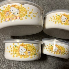 キティーちゃんのホーロータッパー4点の画像