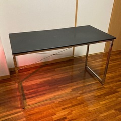 【早いもの勝ち】デスクの画像