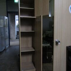 扉付き収納庫です。どちらも無料です、 建物解体に伴い処分です。の画像