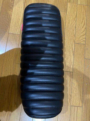 未使用に近い HEAVEN'S TW200/225用 フラットシート タックロール ブラック TW-BK-C