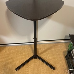 サイドテーブルの画像