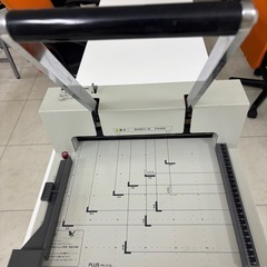 PLUS 裁断機PK-513L 事務用品　ペーパーカッターの画像