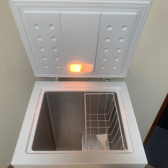 アイリスオーヤマ 冷凍庫 100L 上開き ノンフロン チェストフリーザー 温度調節6段階 静音 大容量 コンパクト ホワイト ICSD-10A 2020年製 の画像