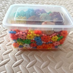 花はじき　おはじき　紐通し　知育玩具の画像