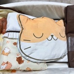 ほぼ未使用 ポータブル ベビーベッド 子猫柄の画像