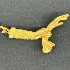 バレンシアガのネックレスの画像