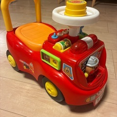 アンパンマン消防車　の画像