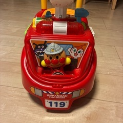 アンパンマン消防車　の画像