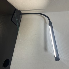 IKEAの学習机の画像