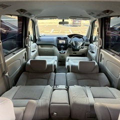 8人乗り☆ガソリン代 節約☆S-HYBRID入りました‼️25年式☆月々1.2万円〜分割払い可❗️車検2年付き！大人気☆ニッサン セレナ☆ステアリングスイッチ付き☆Bluetooth対応ナビ☆走行中DVD見れます☆アラウンドビューモニター☆ドラレコ付きのフル装備☆両側電動スライドドア☆ウィンカーミラー☆フル装備☆事故修復歴無し☆純正アルミ☆車内広々三列シート‼️の画像