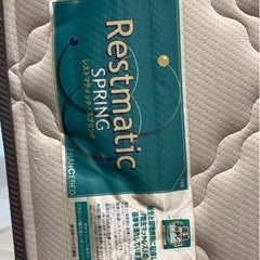 ダブルベットフレームとフランスベット社マットレスの画像