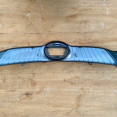 トヨタ ハリアー80系 フロントグリル ラジエーターグリルの画像