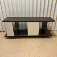 ガラス付き　テレビ台の画像