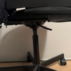 オフィスチェア+背中のクッションの画像