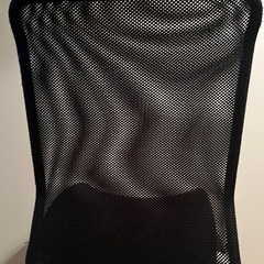 オフィスチェア+背中のクッションの画像