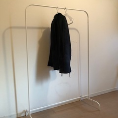 IKEA  衣類がけHハンガー　ラックの画像
