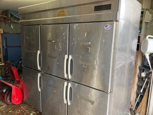 値下げ　
業務用6枚扉冷蔵庫　 サンヨー　6ドア