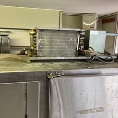 業務用6枚扉冷蔵庫　 サンヨー　6ドアの画像