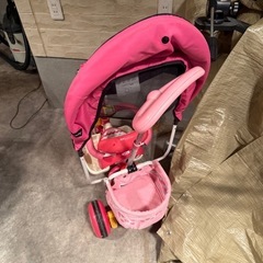 ベビーカーピンクの画像