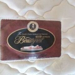 札幌市近郊の方限定！送料無料！ドリームベッド シングルベッドとシモンズ マットレス付きの画像