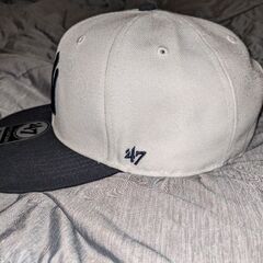 SNAPBACKの帽子の画像