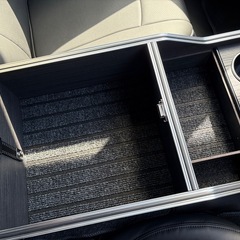 ハイエース センターコンソールの画像