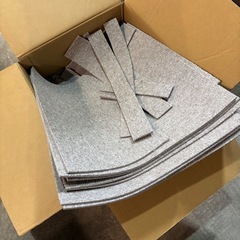 【相模原市中央区田名】タイルカーペット　グレー　50cm×50cm【中古】の画像