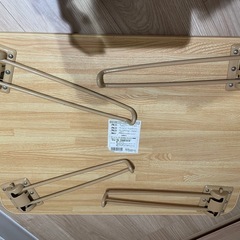 折り畳みテーブルの画像