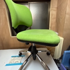 デスク椅子ローラ付きの画像