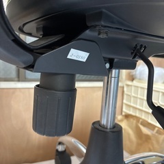 デスク椅子ローラ付きの画像