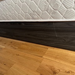 ダブルベッドフレーム＋マットレスの画像