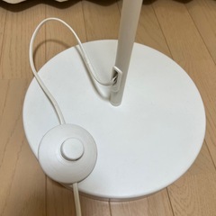 IKEA 定価8380円　NYMÅNE ニーモーネ フロアランプ 3スポットの画像