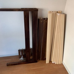 ベッドのフレームの画像