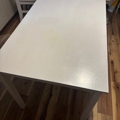 無垢材ダイニングテーブル ホワイトの画像