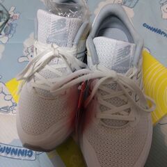new balanceランニングシューズホワイト22.5の画像