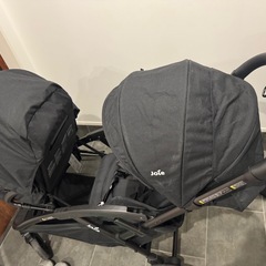Joie ブラック ダブルシートベビーカーの画像