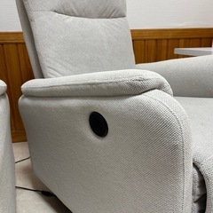 リヒト 撥水生地 電動リクライング1人掛けソファの画像