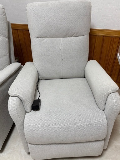 引き取り決定済み✨　リヒト 撥水生地 電動リクライング1人掛けソファ