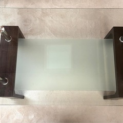 ガラステーブル　机　リビング　家具　インテリアの画像