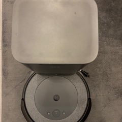 ルンバ　アイロボット　i4自動ゴミ捨て機能付きの画像