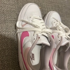 ナイキ　スニーカーの画像
