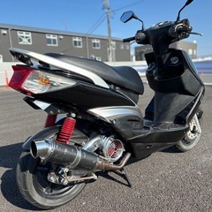 ⭐️自賠責付き❗️シグナスX125SR⭐️色々カスタム仕様⭐️プラグ・グリップなど新品交換済みで快調⭐️原付2種スクーター⭐️の画像