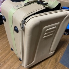 スーツケースの画像