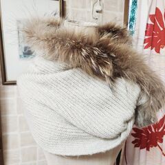 ！GALERIE(ギャルリー) リアルファー付きスヌード、いかがでしょうか？の画像