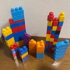 【中古】メガブロック80個の画像