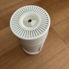 【新登場・加湿器 小型＆上下角度調整】ホワイトの画像