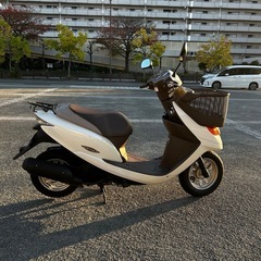 通勤や買い物に便利なバイクの画像